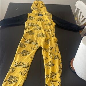 Tipsy Elves Kids Large CAT bulldozer yellow
Black Hooded Onesie